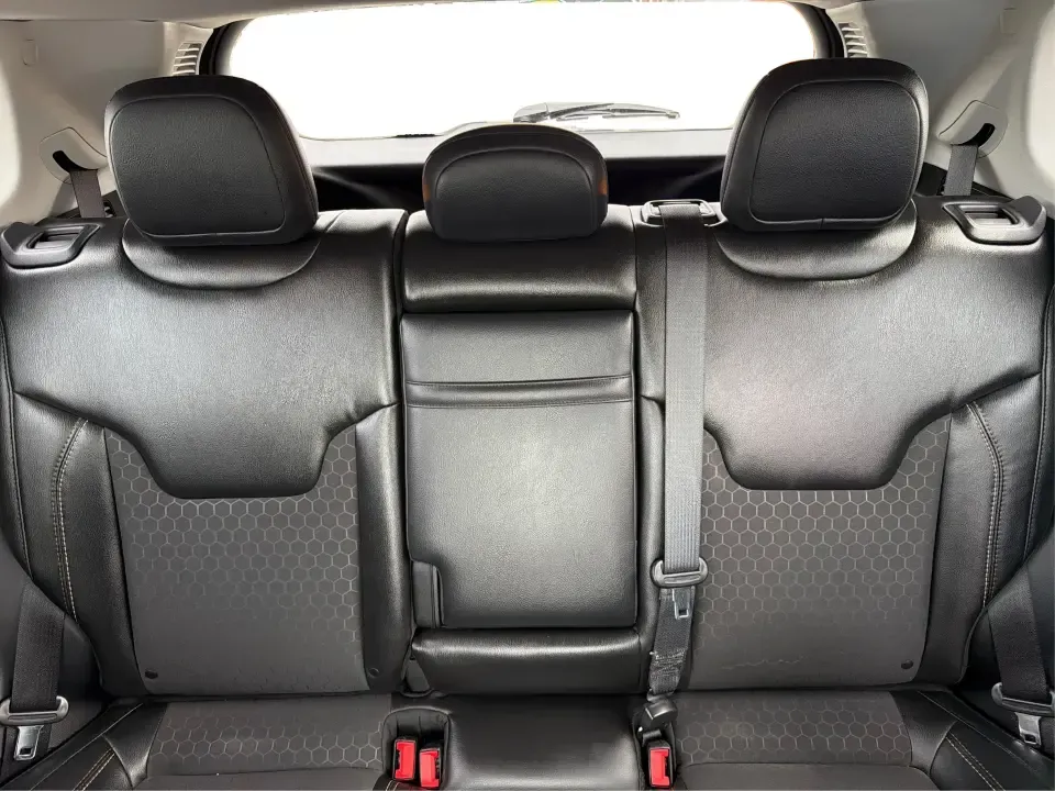 2019 Jeep Compass Latitude 4x4 (3C4NJDBB9KT) with an 2.4L L4 DOHC 16V engine, located at 1951 S Dayton Lakeview Rd., New Carlisle, OH, 45344, (937) 908-9800, 39.890999, -84.050255 - Whether you're commuting from New Carlisle to Dayton, loading up for a family weekend at George Rogers Clark Park, or chasing fall colors along OH-235 and I-70, this 2019 Jeep Compass Latitude 4x4 is built for real life-comfortable for the daily grind, confident when the weather turns, and versatile - Photo#14