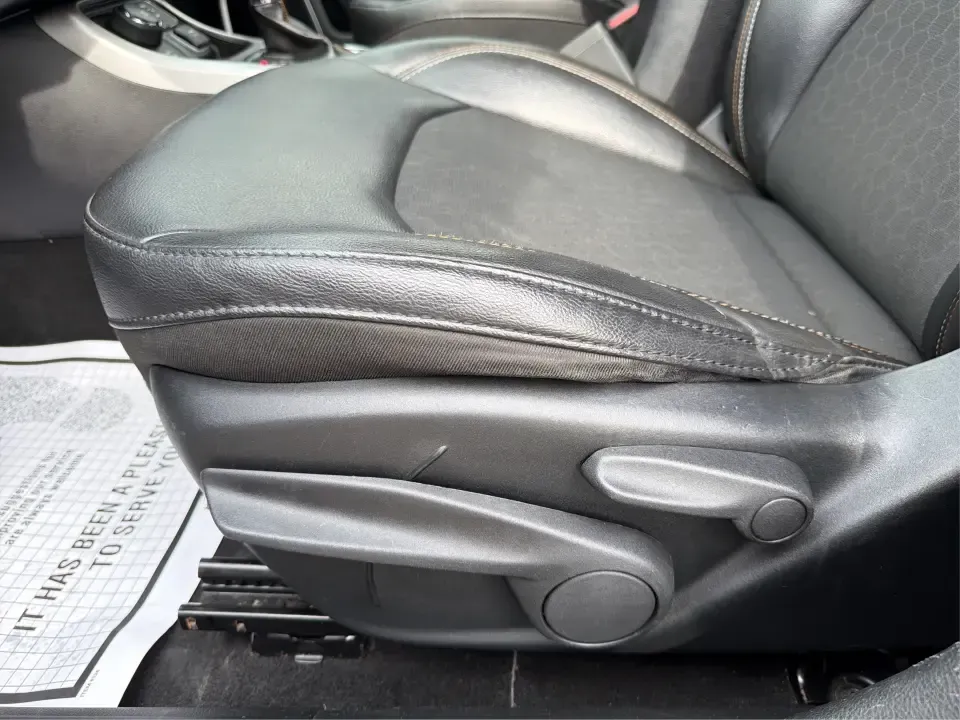 2019 Jeep Compass Latitude 4x4 (3C4NJDBB9KT) with an 2.4L L4 DOHC 16V engine, located at 1951 S Dayton Lakeview Rd., New Carlisle, OH, 45344, (937) 908-9800, 39.890999, -84.050255 - Whether you're commuting from New Carlisle to Dayton, loading up for a family weekend at George Rogers Clark Park, or chasing fall colors along OH-235 and I-70, this 2019 Jeep Compass Latitude 4x4 is built for real life-comfortable for the daily grind, confident when the weather turns, and versatile - Photo#18