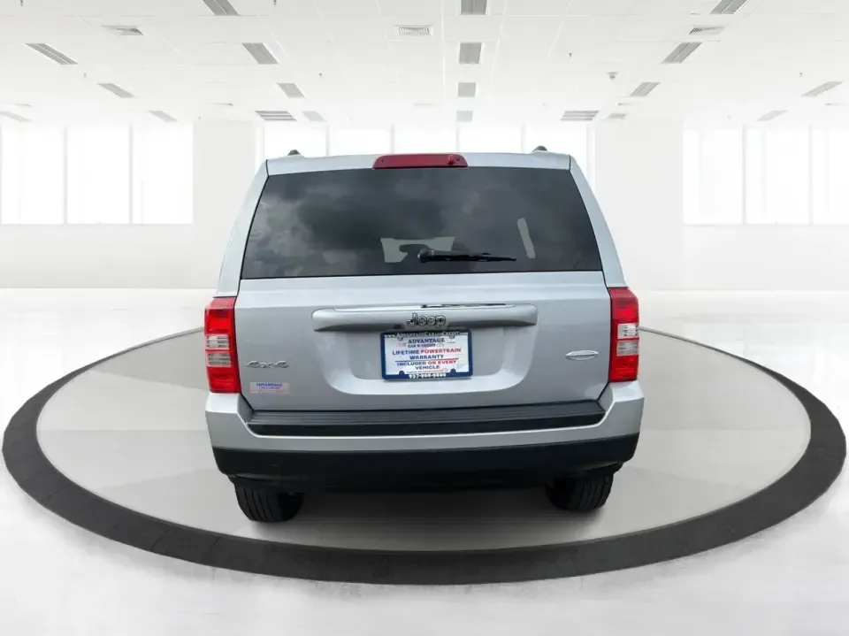 2017 Jeep Patriot Latitude 4x4 (1C4NJRFB2HD) with an 2.4L I-4 DOHC engine, located at 880 E. National Road, Vandalia, OH, 45377, (937) 908-9800, 39.891918, -84.183594 - Weekend trailheads, snowy school drop-offs, and everyday commutes around the Miami Valley all ask for the same thing: a compact SUV that's easy to live with and ready when the weather turns. This 2017 Jeep Patriot Latitude 4x4 in Billet Silver Metallic Clearcoat fits that lifestyle with Jeep capabil - Photo#3