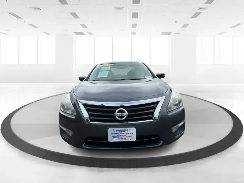 2013 Nissan Altima 2.5 S (1N4AL3AP8DC) with an 2.5L I-4 DOHC engine, located at 1230 East Main St, Xenia, OH, 45385, (937) 908-9800, 39.688026, -83.910172 - Need a dependable commuter that still feels comfortable for weekend getaways to Caesar Creek State Park or a quick dinner run along US-35? This 2013 Nissan Altima 2.5 S sedan fits the real-life rhythm of Xenia drivers-easy to park downtown, smooth for longer stretches toward Dayton, and efficient en - Photo#7