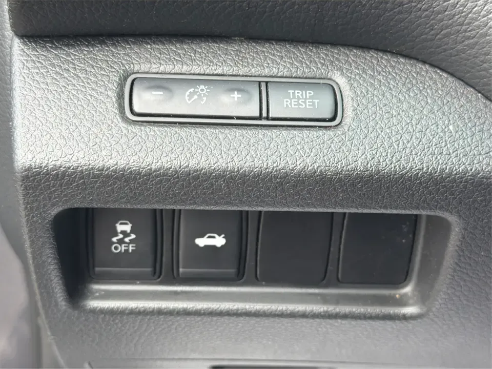 2013 Nissan Altima 2.5 S (1N4AL3AP8DC) with an 2.5L I-4 DOHC engine, located at 1230 East Main St, Xenia, OH, 45385, (937) 908-9800, 39.688026, -83.910172 - Need a dependable commuter that still feels comfortable for weekend getaways to Caesar Creek State Park or a quick dinner run along US-35? This 2013 Nissan Altima 2.5 S sedan fits the real-life rhythm of Xenia drivers-easy to park downtown, smooth for longer stretches toward Dayton, and efficient en - Photo#17