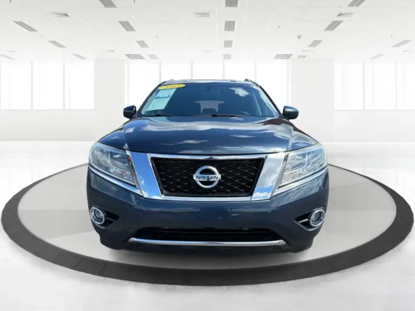 2015 Nissan Pathfinder SL (5N1AR2MM2FC) with an 3.5L V-6 DOHC engine, Continuously Variable Transmission transmission, located at 880 E. National Road, Vandalia, OH, 45377, (937) 908-9800, 39.891918, -84.183594 - Pack up the kids, load the cooler, and point the GPS toward your next weekend escape-this 2015 Nissan Pathfinder SL is the kind of 3-row SUV that fits real life in Vandalia, from school drop-offs and Costco runs to road trips up I75 and afternoons at the National Museum of the U.S. Air Force. With c - Photo#7