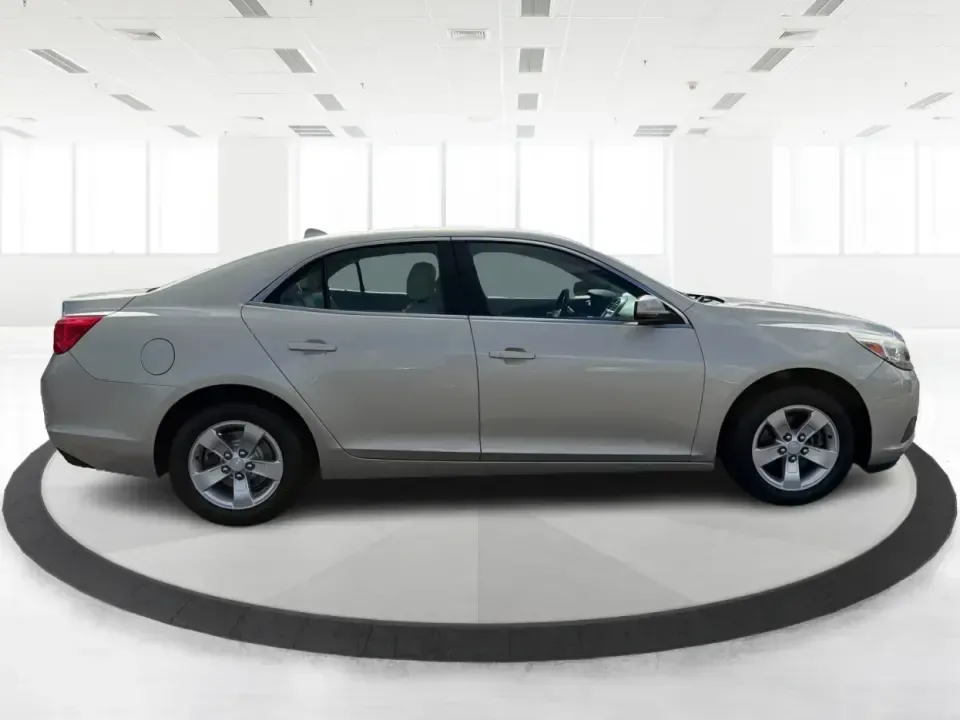 2013 Chevrolet Malibu 1LT (1G11C5SA8DF) with an ECOTEC 2.5L I-4 gasoline direct injection engine, 6-Speed Automatic transmission, located at 4508 South Dixie Dr, Moraine, OH, 45439, (937) 908-9800, 39.689976, -84.218452 - Need a dependable commuter that still feels comfortable for date night in the Oregon District or a quick weekend escape out toward Caesar Creek? This 2013 Chevrolet Malibu 1LT sedan is built for real-life driving in Moraine and the greater Dayton area-easy to park, smooth on I75, and efficient enoug - Photo#1