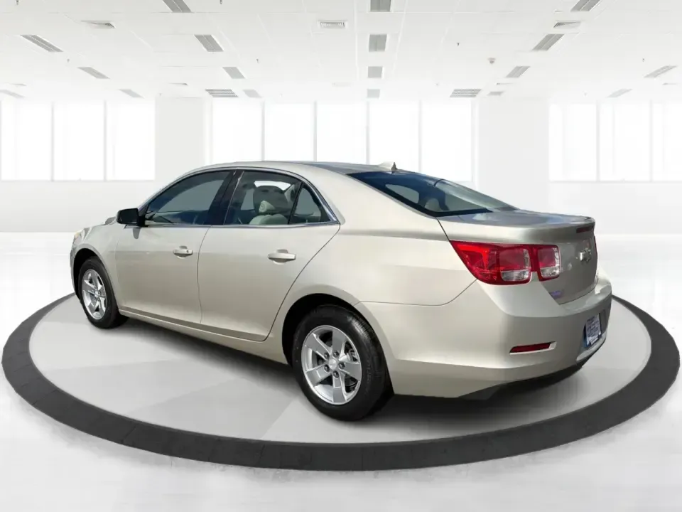 2013 Chevrolet Malibu 1LT (1G11C5SA8DF) with an ECOTEC 2.5L I-4 gasoline direct injection engine, 6-Speed Automatic transmission, located at 4508 South Dixie Dr, Moraine, OH, 45439, (937) 908-9800, 39.689976, -84.218452 - Need a dependable commuter that still feels comfortable for date night in the Oregon District or a quick weekend escape out toward Caesar Creek? This 2013 Chevrolet Malibu 1LT sedan is built for real-life driving in Moraine and the greater Dayton area-easy to park, smooth on I75, and efficient enoug - Photo#4