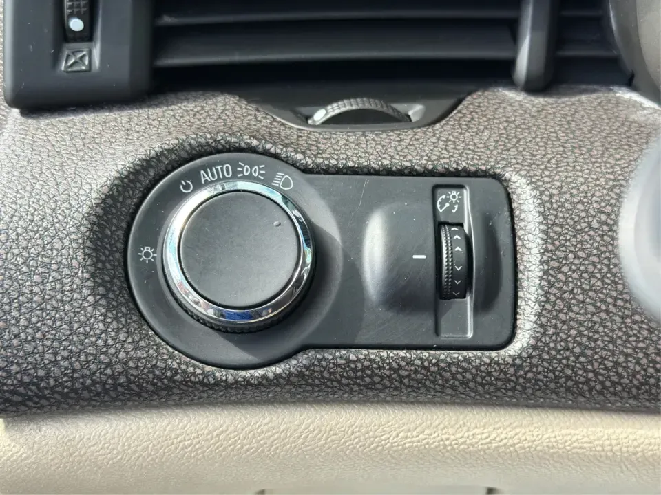 2013 Chevrolet Malibu 1LT (1G11C5SA8DF) with an ECOTEC 2.5L I-4 gasoline direct injection engine, 6-Speed Automatic transmission, located at 4508 South Dixie Dr, Moraine, OH, 45439, (937) 908-9800, 39.689976, -84.218452 - Need a dependable commuter that still feels comfortable for date night in the Oregon District or a quick weekend escape out toward Caesar Creek? This 2013 Chevrolet Malibu 1LT sedan is built for real-life driving in Moraine and the greater Dayton area-easy to park, smooth on I75, and efficient enoug - Photo#17