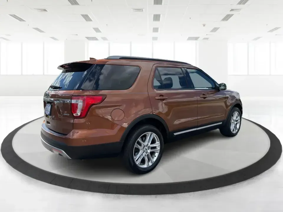 2017 Ford Explorer XLT 4WD (1FM5K8D86HG) with an 3.5L V6 DOHC 24V engine, 6A transmission, located at 401 Woodman Dr, Riverside, OH, 45431, (937) 908-9800, 39.760899, -84.123421 - Load up the family, cue the playlist, and point the nose toward your next weekend escape-this 2017 Ford Explorer XLT 4WD is built for the real-life mix of school runs, long commutes, and road trips out of Riverside. With three rows of SUV versatility and confident 4WD capability, it's a smart fit fo - Photo#2