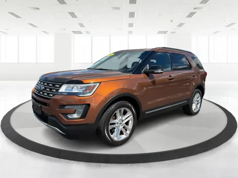 2017 Ford Explorer XLT 4WD (1FM5K8D86HG) with an 3.5L V6 DOHC 24V engine, 6A transmission, located at 401 Woodman Dr, Riverside, OH, 45431, (937) 908-9800, 39.760899, -84.123421 - Load up the family, cue the playlist, and point the nose toward your next weekend escape-this 2017 Ford Explorer XLT 4WD is built for the real-life mix of school runs, long commutes, and road trips out of Riverside. With three rows of SUV versatility and confident 4WD capability, it's a smart fit fo - Photo#8