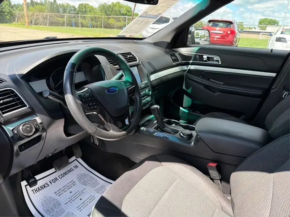 2017 Ford Explorer XLT 4WD (1FM5K8D86HG) with an 3.5L V6 DOHC 24V engine, 6A transmission, located at 401 Woodman Dr, Riverside, OH, 45431, (937) 908-9800, 39.760899, -84.123421 - Load up the family, cue the playlist, and point the nose toward your next weekend escape-this 2017 Ford Explorer XLT 4WD is built for the real-life mix of school runs, long commutes, and road trips out of Riverside. With three rows of SUV versatility and confident 4WD capability, it's a smart fit fo - Photo#9