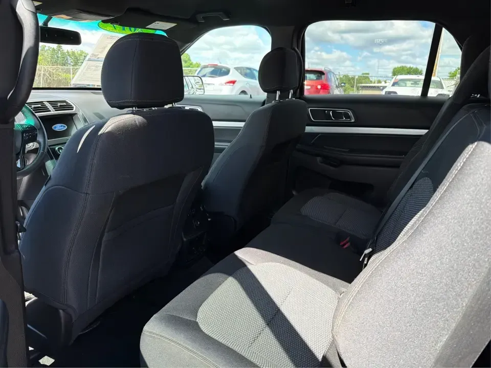 2017 Ford Explorer XLT 4WD (1FM5K8D86HG) with an 3.5L V6 DOHC 24V engine, 6A transmission, located at 401 Woodman Dr, Riverside, OH, 45431, (937) 908-9800, 39.760899, -84.123421 - Load up the family, cue the playlist, and point the nose toward your next weekend escape-this 2017 Ford Explorer XLT 4WD is built for the real-life mix of school runs, long commutes, and road trips out of Riverside. With three rows of SUV versatility and confident 4WD capability, it's a smart fit fo - Photo#10