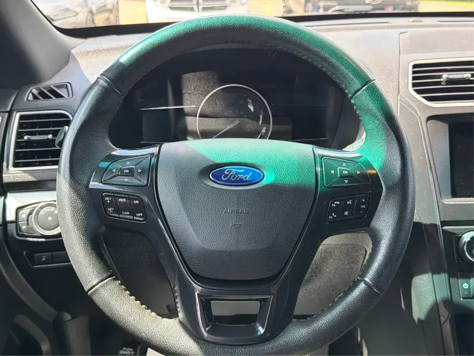 2017 Ford Explorer XLT 4WD (1FM5K8D86HG) with an 3.5L V6 DOHC 24V engine, 6A transmission, located at 401 Woodman Dr, Riverside, OH, 45431, (937) 908-9800, 39.760899, -84.123421 - Load up the family, cue the playlist, and point the nose toward your next weekend escape-this 2017 Ford Explorer XLT 4WD is built for the real-life mix of school runs, long commutes, and road trips out of Riverside. With three rows of SUV versatility and confident 4WD capability, it's a smart fit fo - Photo#16