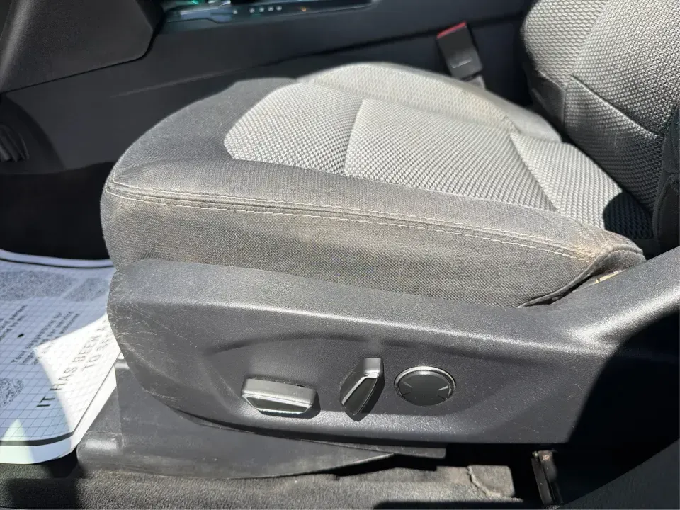 2017 Ford Explorer XLT 4WD (1FM5K8D86HG) with an 3.5L V6 DOHC 24V engine, 6A transmission, located at 401 Woodman Dr, Riverside, OH, 45431, (937) 908-9800, 39.760899, -84.123421 - Load up the family, cue the playlist, and point the nose toward your next weekend escape-this 2017 Ford Explorer XLT 4WD is built for the real-life mix of school runs, long commutes, and road trips out of Riverside. With three rows of SUV versatility and confident 4WD capability, it's a smart fit fo - Photo#18