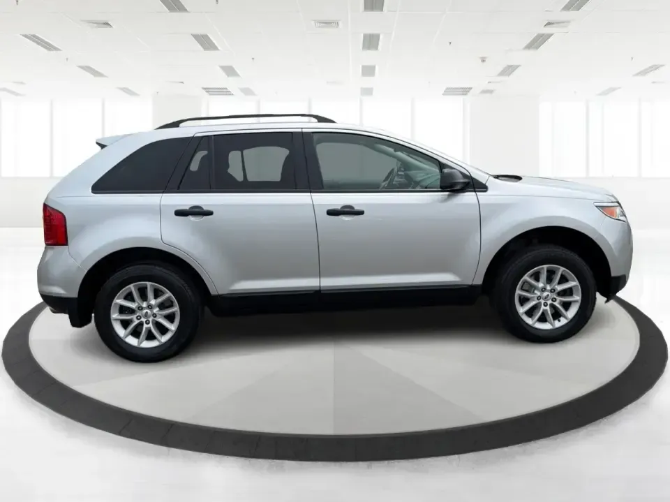 2014 Ford Edge SE FWD (2FMDK3GC0EB) with an 3.5L V6 DOHC 24V engine, 6-Speed Automatic transmission, located at 1951 S Dayton Lakeview Rd., New Carlisle, OH, 45344, (937) 908-9800, 39.890999, -84.050255 - Picture your next week unfolding with less stress and more freedom: a comfortable SUV for the school run, an easy commuter for I70 and OH235, and a road-trip-ready ride for weekend escapes to John Bryan State Park or a day in downtown Springfield. This 2014 Ford Edge SE FWD blends family-friendly sp - Photo#1