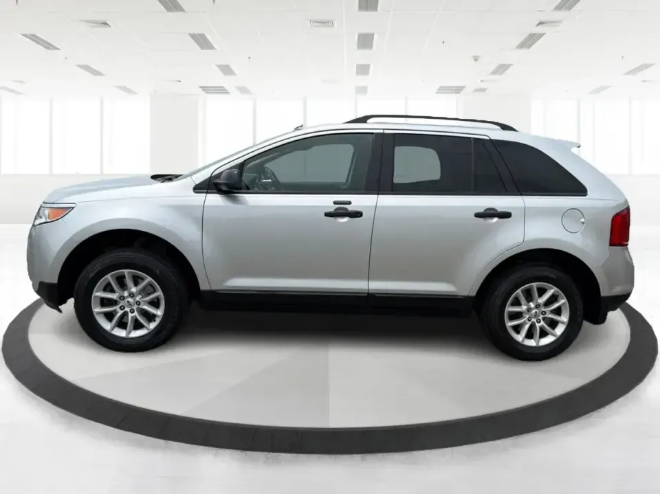 2014 Ford Edge SE FWD (2FMDK3GC0EB) with an 3.5L V6 DOHC 24V engine, 6-Speed Automatic transmission, located at 1951 S Dayton Lakeview Rd., New Carlisle, OH, 45344, (937) 908-9800, 39.890999, -84.050255 - Picture your next week unfolding with less stress and more freedom: a comfortable SUV for the school run, an easy commuter for I70 and OH235, and a road-trip-ready ride for weekend escapes to John Bryan State Park or a day in downtown Springfield. This 2014 Ford Edge SE FWD blends family-friendly sp - Photo#5