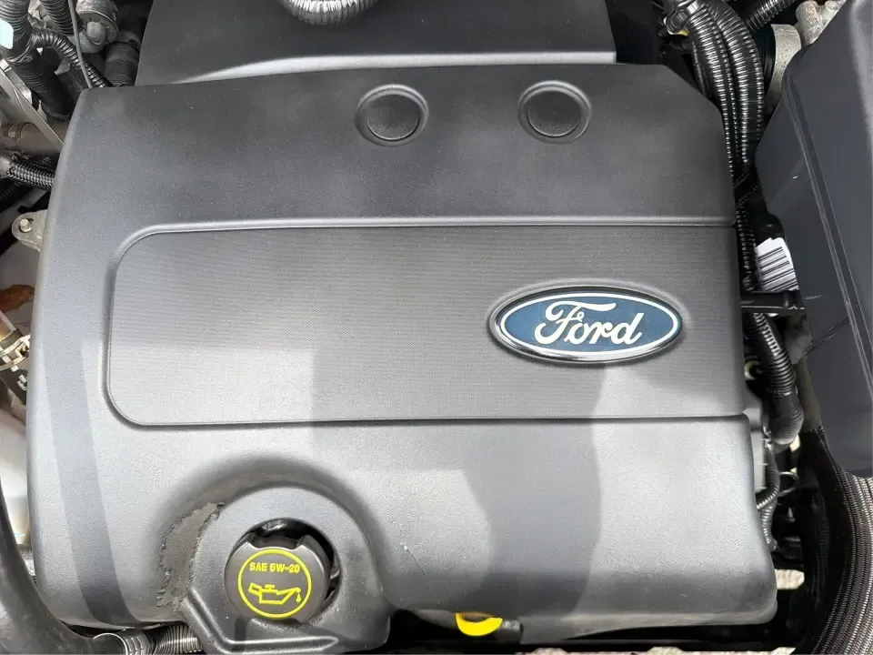 2014 Ford Edge SE FWD (2FMDK3GC0EB) with an 3.5L V6 DOHC 24V engine, 6-Speed Automatic transmission, located at 1951 S Dayton Lakeview Rd., New Carlisle, OH, 45344, (937) 908-9800, 39.890999, -84.050255 - Picture your next week unfolding with less stress and more freedom: a comfortable SUV for the school run, an easy commuter for I70 and OH235, and a road-trip-ready ride for weekend escapes to John Bryan State Park or a day in downtown Springfield. This 2014 Ford Edge SE FWD blends family-friendly sp - Photo#11