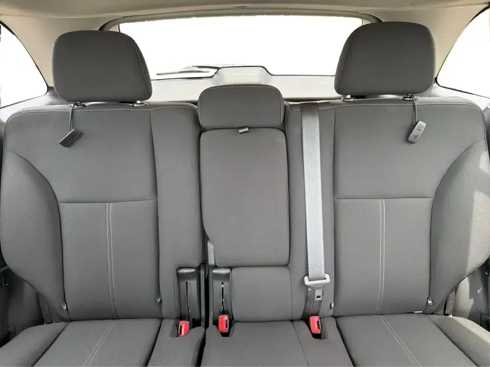 2014 Ford Edge SE FWD (2FMDK3GC0EB) with an 3.5L V6 DOHC 24V engine, 6-Speed Automatic transmission, located at 1951 S Dayton Lakeview Rd., New Carlisle, OH, 45344, (937) 908-9800, 39.890999, -84.050255 - Picture your next week unfolding with less stress and more freedom: a comfortable SUV for the school run, an easy commuter for I70 and OH235, and a road-trip-ready ride for weekend escapes to John Bryan State Park or a day in downtown Springfield. This 2014 Ford Edge SE FWD blends family-friendly sp - Photo#14