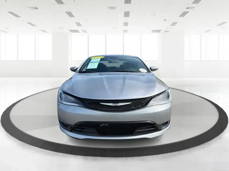 2015 Chrysler 200 S (1C3CCCBG2FN) with an 3.6L V6 DOHC 24V FFV engine, 9-Speed Automatic transmission, located at 1184 Kauffman Ave, Fairborn, OH, 45324, (937) 908-9800, 39.807072, -84.030914 - Need a comfortable, stylish sedan for daily commuting between Wright-Patterson AFB, Beavercreek shopping runs, and weekends out at Fairborn's community events? This 2015 Chrysler 200 S is built for real-life driving-smooth on I-675, easy to park around Downtown Fairborn, and roomy enough for five pa - Photo#7