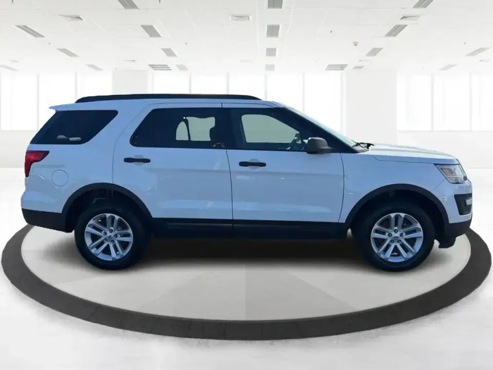 2017 Ford Explorer Base 4WD (1FM5K8B84HG) with an 3.5L V6 DOHC 24V engine, 6A transmission, located at 880 E. National Road, Vandalia, OH, 45377, (937) 908-9800, 39.891918, -84.183594 - Need one SUV that can handle the weekday school run, the I75 commute, and a weekend getaway to the Dayton attractions-all without feeling cramped? This **2017 Ford Explorer Base 4WD** is built for real-life Vandalia driving, with **three rows for 7 passengers**, confident **four-wheel drive**, and t - Photo#1