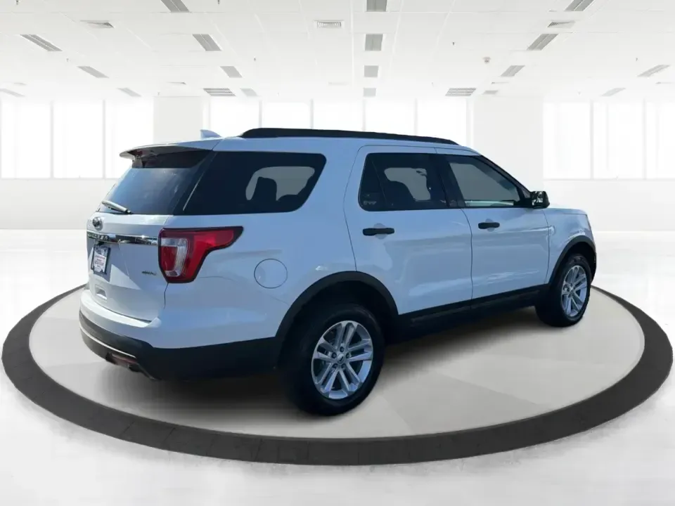 2017 Ford Explorer Base 4WD (1FM5K8B84HG) with an 3.5L V6 DOHC 24V engine, 6A transmission, located at 880 E. National Road, Vandalia, OH, 45377, (937) 908-9800, 39.891918, -84.183594 - Need one SUV that can handle the weekday school run, the I75 commute, and a weekend getaway to the Dayton attractions-all without feeling cramped? This **2017 Ford Explorer Base 4WD** is built for real-life Vandalia driving, with **three rows for 7 passengers**, confident **four-wheel drive**, and t - Photo#2