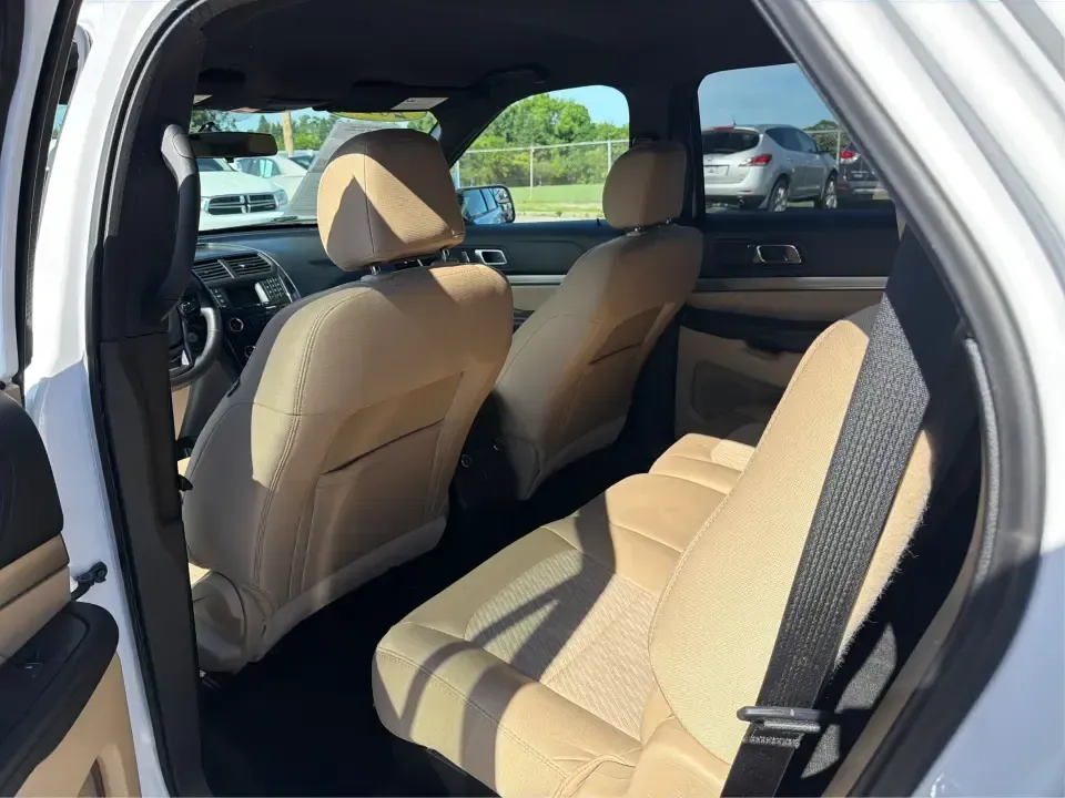 2017 Ford Explorer Base 4WD (1FM5K8B84HG) with an 3.5L V6 DOHC 24V engine, 6A transmission, located at 880 E. National Road, Vandalia, OH, 45377, (937) 908-9800, 39.891918, -84.183594 - Need one SUV that can handle the weekday school run, the I75 commute, and a weekend getaway to the Dayton attractions-all without feeling cramped? This **2017 Ford Explorer Base 4WD** is built for real-life Vandalia driving, with **three rows for 7 passengers**, confident **four-wheel drive**, and t - Photo#10