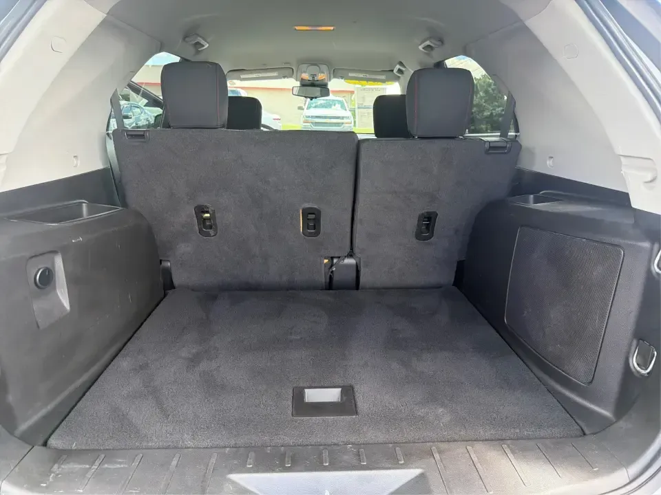 2017 Chevrolet Equinox LT AWD (2GNFLFEK1H6) with an 2.4L L4 DOHC 16V FFV engine, 6A transmission, located at 1951 S Dayton Lakeview Rd., New Carlisle, OH, 45344, (937) 908-9800, 39.890999, -84.050255 - Need one SUV that can handle weekday commutes, school drop-offs, and spontaneous weekend getaways to John Bryan State Park or Buck Creek-without feeling bulky in town? This 2017 Chevrolet Equinox LT AWD in Silver Ice Metallic is a smart fit for life in and around New Carlisle, Ohio, offering confide- Photo#12