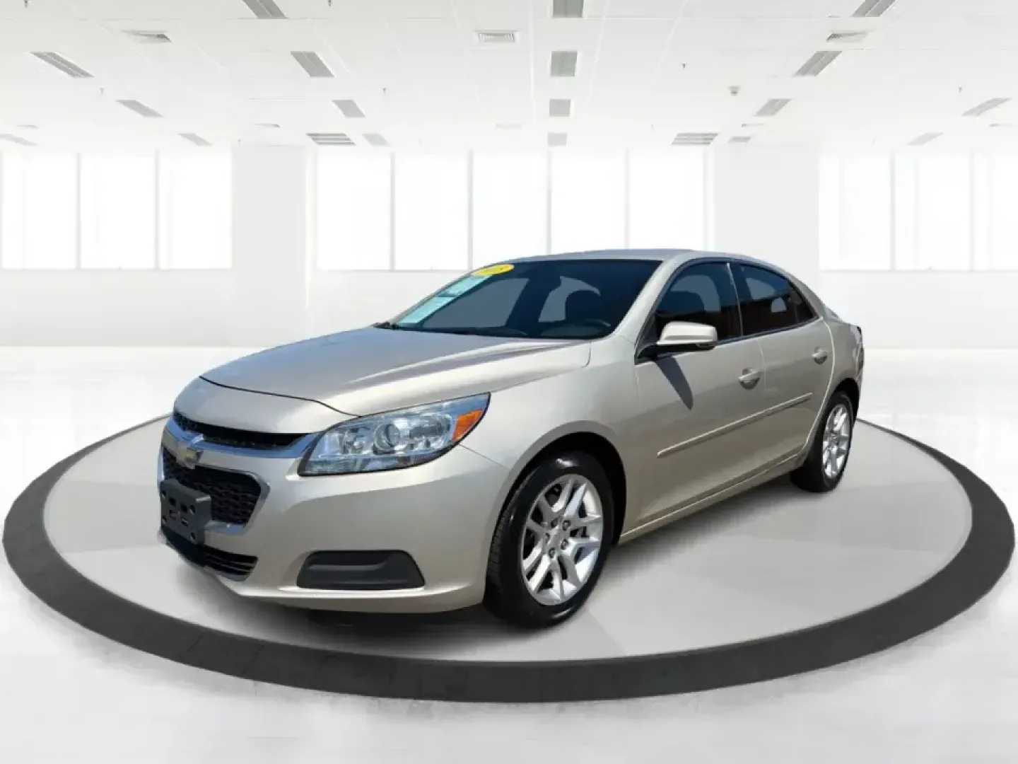 2015 Chevrolet Malibu 1LT (1G11C5SL3FF) with an 2.5L L4 DOHC 16V engine, 6-Speed Automatic transmission, located at 1951 S Dayton Lakeview Rd., New Carlisle, OH, 45344, (937) 908-9800, 39.890999, -84.050255 - Make every mile count-whether you're commuting from New Carlisle to Dayton, juggling school drop-offs, or planning a weekend run to Springfield for shopping and dinner. This 2015 Chevrolet Malibu 1LT is the kind of comfortable, efficient sedan that fits real life: roomy for five, easy to park, and r- Photo#8