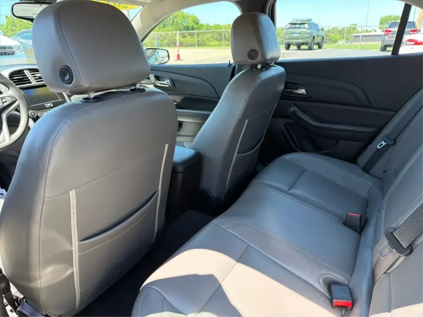 2015 Chevrolet Malibu 1LT (1G11C5SL3FF) with an 2.5L L4 DOHC 16V engine, 6-Speed Automatic transmission, located at 1951 S Dayton Lakeview Rd., New Carlisle, OH, 45344, (937) 908-9800, 39.890999, -84.050255 - Make every mile count-whether you're commuting from New Carlisle to Dayton, juggling school drop-offs, or planning a weekend run to Springfield for shopping and dinner. This 2015 Chevrolet Malibu 1LT is the kind of comfortable, efficient sedan that fits real life: roomy for five, easy to park, and r- Photo#10