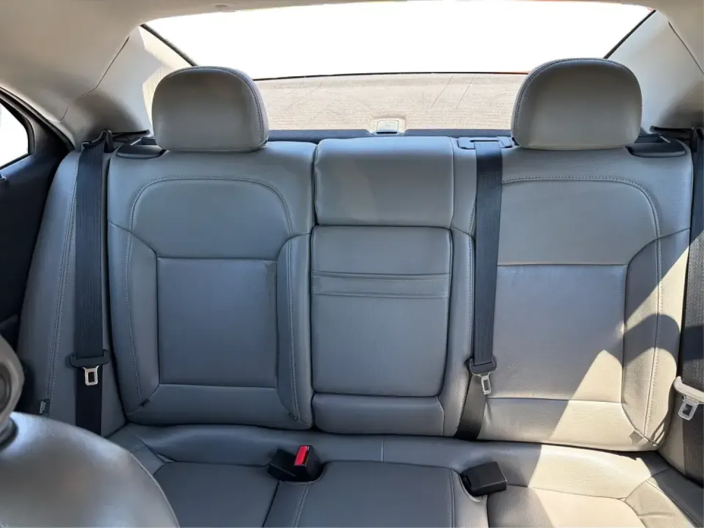 2015 Chevrolet Malibu 1LT (1G11C5SL3FF) with an 2.5L L4 DOHC 16V engine, 6-Speed Automatic transmission, located at 1951 S Dayton Lakeview Rd., New Carlisle, OH, 45344, (937) 908-9800, 39.890999, -84.050255 - Make every mile count-whether you're commuting from New Carlisle to Dayton, juggling school drop-offs, or planning a weekend run to Springfield for shopping and dinner. This 2015 Chevrolet Malibu 1LT is the kind of comfortable, efficient sedan that fits real life: roomy for five, easy to park, and r- Photo#14