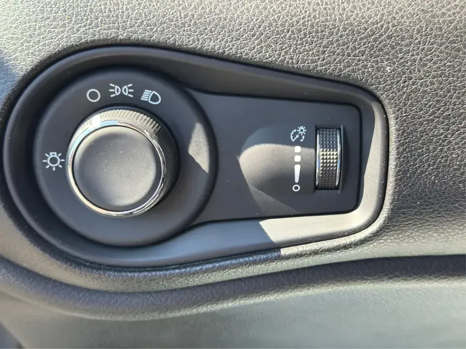 2020 Jeep Renegade Sport 4WD (ZACNJBAB4LP) with an 2.4L L4 DOHC 16V engine, 6M transmission, located at 880 E. National Road, Vandalia, OH, 45377, (937) 908-9800, 39.891918, -84.183594 - Weekend plans shouldn't stop when the forecast turns or the route gets rough-and the 2020 Jeep Renegade Sport 4WD is built for exactly that kind of life. Picture loading up for a quick getaway to Taylorsville MetroPark, cruising up I75 for a Dayton date night, or handling snowy school runs around Va- Photo#17