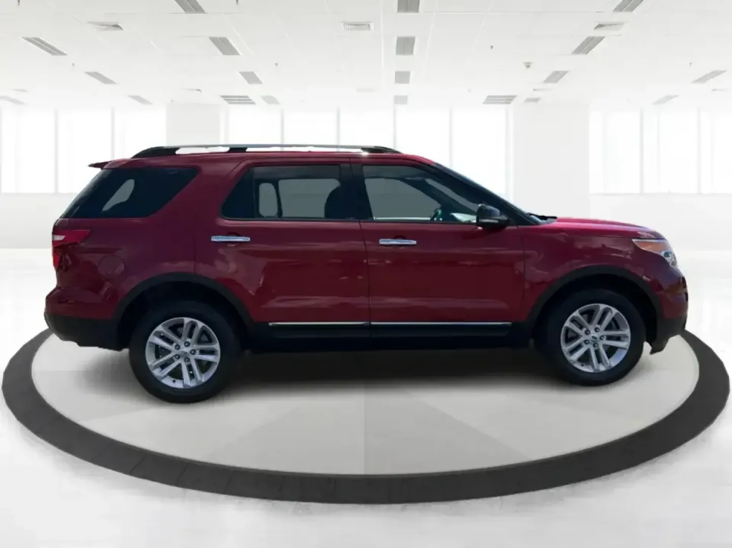 2013 Ford Explorer XLT 4WD (1FM5K8D86DG) with an 3.5L V6 DOHC 24V engine, 6-Speed Automatic transmission, located at 4508 South Dixie Dr, Moraine, OH, 45439, (937) 908-9800, 39.689976, -84.218452 - Load up the family, point the hood toward the open road, and enjoy the kind of SUV flexibility that makes school runs, Costco trips, and weekend getaways feel effortless. This 2013 Ford Explorer XLT 4WD is built for real life in Moraine, OH-whether you're commuting up I-75, meeting friends near the- Photo#1