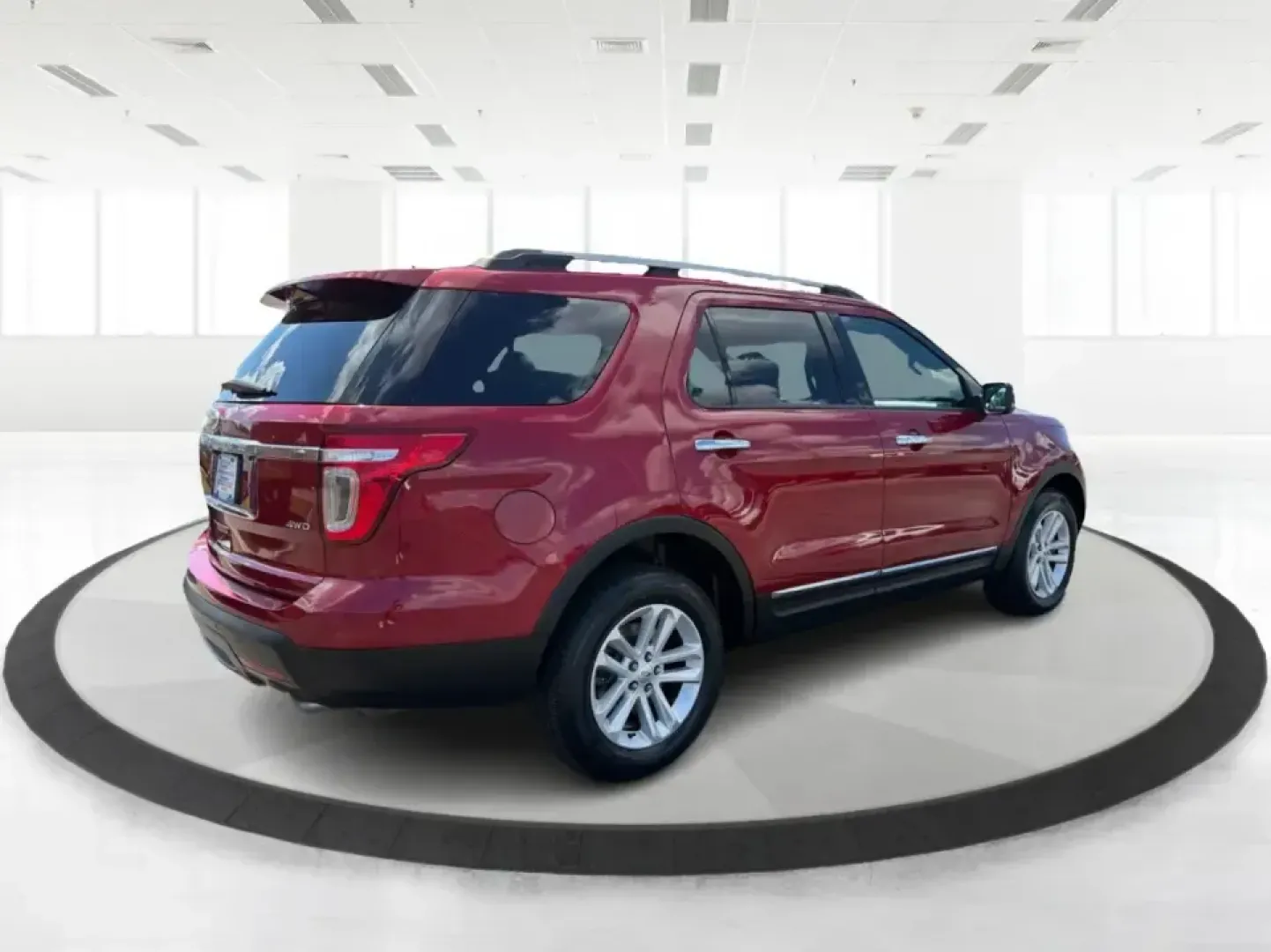 2013 Ford Explorer XLT 4WD (1FM5K8D86DG) with an 3.5L V6 DOHC 24V engine, 6-Speed Automatic transmission, located at 4508 South Dixie Dr, Moraine, OH, 45439, (937) 908-9800, 39.689976, -84.218452 - Load up the family, point the hood toward the open road, and enjoy the kind of SUV flexibility that makes school runs, Costco trips, and weekend getaways feel effortless. This 2013 Ford Explorer XLT 4WD is built for real life in Moraine, OH-whether you're commuting up I-75, meeting friends near the- Photo#2