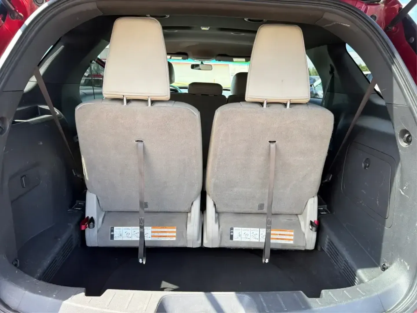 2013 Ford Explorer XLT 4WD (1FM5K8D86DG) with an 3.5L V6 DOHC 24V engine, 6-Speed Automatic transmission, located at 4508 South Dixie Dr, Moraine, OH, 45439, (937) 908-9800, 39.689976, -84.218452 - Load up the family, point the hood toward the open road, and enjoy the kind of SUV flexibility that makes school runs, Costco trips, and weekend getaways feel effortless. This 2013 Ford Explorer XLT 4WD is built for real life in Moraine, OH-whether you're commuting up I-75, meeting friends near the- Photo#12