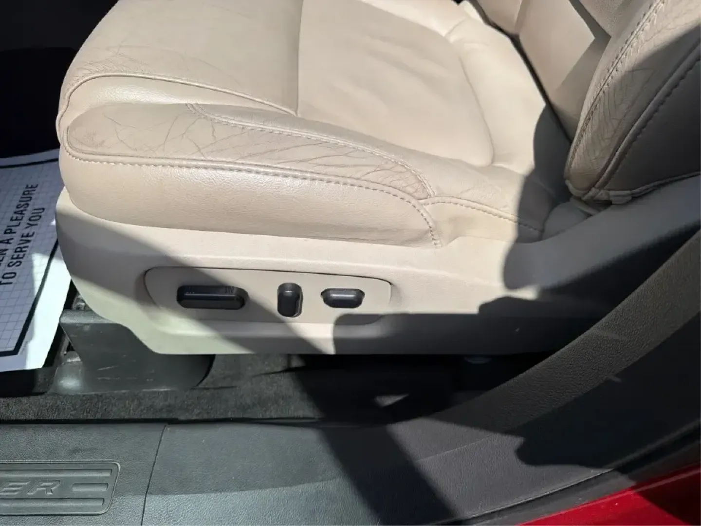 2013 Ford Explorer XLT 4WD (1FM5K8D86DG) with an 3.5L V6 DOHC 24V engine, 6-Speed Automatic transmission, located at 4508 South Dixie Dr, Moraine, OH, 45439, (937) 908-9800, 39.689976, -84.218452 - Load up the family, point the hood toward the open road, and enjoy the kind of SUV flexibility that makes school runs, Costco trips, and weekend getaways feel effortless. This 2013 Ford Explorer XLT 4WD is built for real life in Moraine, OH-whether you're commuting up I-75, meeting friends near the- Photo#18