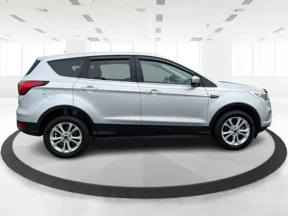 2019 Ford Escape SE 4WD (1FMCU9GD5KU) with an 1.5L L4 DOHC 16V engine, 6A transmission, located at 880 E. National Road, Vandalia, OH, 45377, (937) 908-9800, 39.891918, -84.183594 - Need an SUV that can handle school drop-offs, long commutes up I-75, and weekend getaways to the Dayton area without feeling bulky or hard to park? This 2019 Ford Escape SE 4WD is a smart fit for life in Vandalia-easy to live with every day, confident in changing Ohio weather, and sized just right f- Photo#1