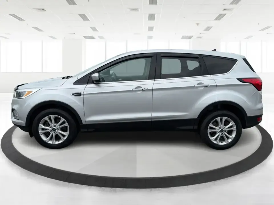2019 Ford Escape SE 4WD (1FMCU9GD5KU) with an 1.5L L4 DOHC 16V engine, 6A transmission, located at 880 E. National Road, Vandalia, OH, 45377, (937) 908-9800, 39.891918, -84.183594 - Need an SUV that can handle school drop-offs, long commutes up I-75, and weekend getaways to the Dayton area without feeling bulky or hard to park? This 2019 Ford Escape SE 4WD is a smart fit for life in Vandalia-easy to live with every day, confident in changing Ohio weather, and sized just right f- Photo#5