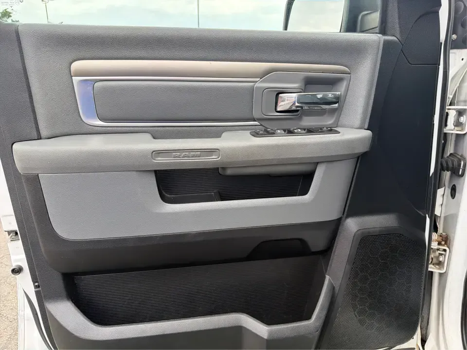 2016 Ram 1500 SLT Crew Cab LWB 4WD (1C6RR7TT0GS) with an 5.7L V8 OHV 16V engine, 6A transmission, located at 1099 N County Rd 25A, Troy, OH, 45373, (937) 908-9800, 40.057079, -84.212883 - Need one truck that can handle the weekday grind and still be ready for weekend projects, towing, and road trips to Indian Lake? This **2016 Ram 1500 SLT Crew Cab LWB 4WD** fits the lifestyle-room for the crew, four-wheel-drive confidence for Ohio weather, and the V8 power that makes hauling and hig- Photo#19