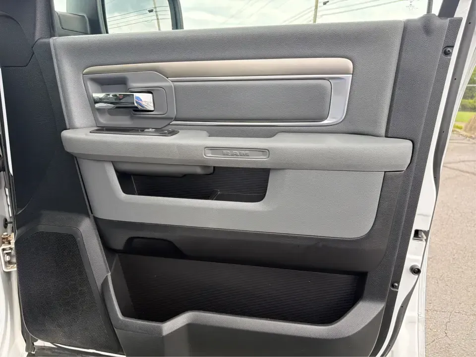 2016 Ram 1500 SLT Crew Cab LWB 4WD (1C6RR7TT0GS) with an 5.7L V8 OHV 16V engine, 6A transmission, located at 1099 N County Rd 25A, Troy, OH, 45373, (937) 908-9800, 40.057079, -84.212883 - Need one truck that can handle the weekday grind and still be ready for weekend projects, towing, and road trips to Indian Lake? This **2016 Ram 1500 SLT Crew Cab LWB 4WD** fits the lifestyle-room for the crew, four-wheel-drive confidence for Ohio weather, and the V8 power that makes hauling and hig- Photo#20