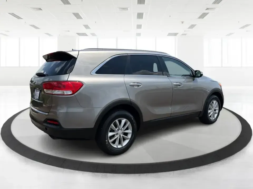 2017 Kia Sorento L 2WD (5XYPG4A34HG) with an 2.4L L4 DOHC 16V engine, 6A transmission, located at 401 Woodman Dr, Riverside, OH, 45431, (937) 908-9800, 39.760899, -84.123421 - Load up the family, point the hood toward your next weekend getaway, and enjoy the kind of SUV flexibility that makes everyday life easier. This 2017 Kia Sorento L 2WD is a smart pick for school drop-offs, grocery runs, and road trips from Riverside to Dayton-offering roomy seating for 5, versatile- Photo#2