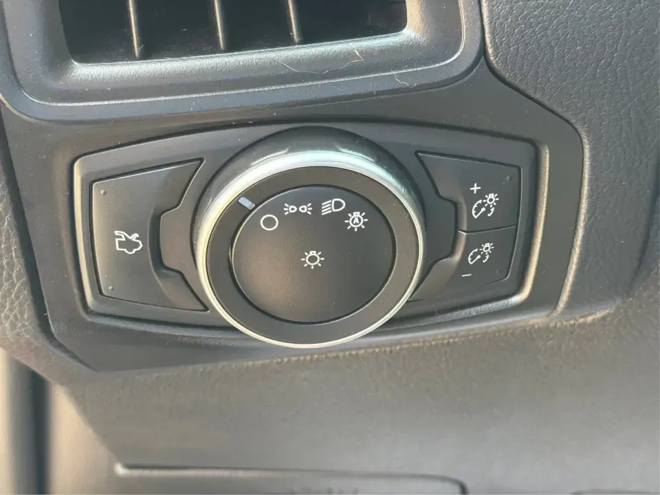 2018 Ford Focus SE (1FADP3K27JL) with an 2L I-4 gasoline direct injection engine, Automatic transmission, located at 401 Woodman Dr, Riverside, OH, 45431, (937) 908-9800, 39.760899, -84.123421 - Need a smart, efficient ride for the daily commute, campus runs, or quick weekend getaways around the Miami Valley? This 2018 Ford Focus SE in eye-catching Hot Pepper Red Metallic Tinted Clearcoat is a practical hatchback-style choice that fits real life-easy to park in busy lots, comfortable for fi- Photo#17