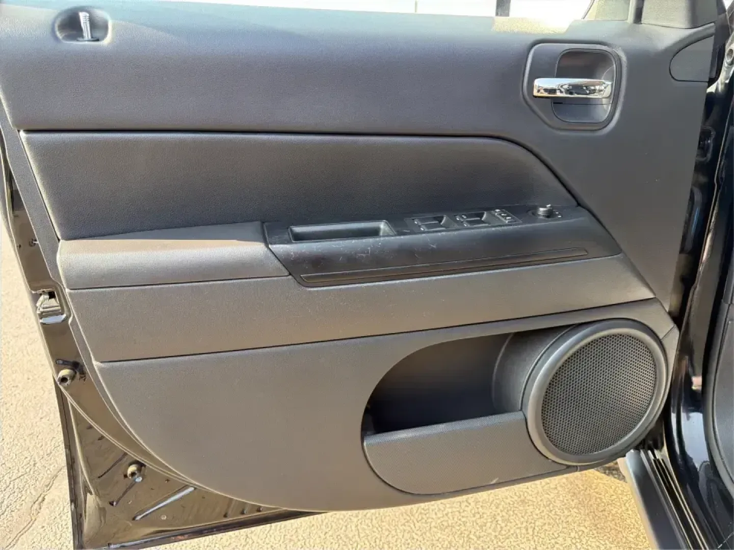 2016 Jeep Patriot Latitude (1C4NJRFB6GD) with an 2.4L I-4 DOHC engine, located at 1230 East Main St, Xenia, OH, 45385, (937) 908-9800, 39.688026, -83.910172 - Weekday commute on US-35, grocery runs through downtown Xenia, and spontaneous weekend escapes to John Bryan State Park or the bike trails near Yellow Springs-this 2016 Jeep Patriot Latitude is built for the kind of life that doesn't stay parked. With SUV versatility, confident 4WD/AWD capability, a- Photo#17