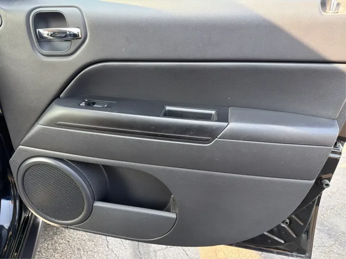2016 Jeep Patriot Latitude (1C4NJRFB6GD) with an 2.4L I-4 DOHC engine, located at 1230 East Main St, Xenia, OH, 45385, (937) 908-9800, 39.688026, -83.910172 - Weekday commute on US-35, grocery runs through downtown Xenia, and spontaneous weekend escapes to John Bryan State Park or the bike trails near Yellow Springs-this 2016 Jeep Patriot Latitude is built for the kind of life that doesn't stay parked. With SUV versatility, confident 4WD/AWD capability, a- Photo#18