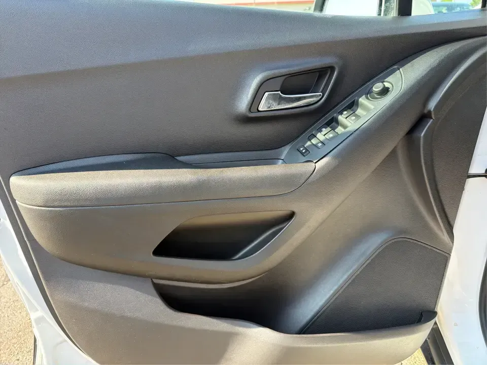 2018 Chevrolet Trax LT FWD (3GNCJLSBXJL) with an 1.4L L4 DOHC 16V engine, 6-Speed Automatic transmission, located at 880 E. National Road, Vandalia, OH, 45377, (937) 908-9800, 39.891918, -84.183594 - Need a small SUV that fits real life in Vandalia-weekday commutes down I75, school drop-offs, and quick weekend escapes to the Dayton area-without feeling bulky or hard to park? This 2018 Chevrolet Trax LT FWD is a smart, city-friendly crossover that's easy to live with, fuel-friendly for daily driv- Photo#18