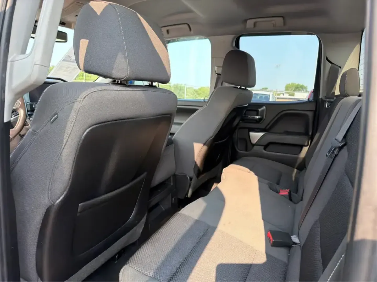 2014 Chevrolet Silverado 1500 1LT Double Cab 4WD (1GCVKREC9EZ) with an 5.3L V8 OHV 16V engine, 6-Speed Automatic transmission, located at 1184 Kauffman Ave, Fairborn, OH, 45324, (937) 908-9800, 39.807072, -84.030914 - Need a truck that can handle Ohio workweeks and still be ready for lake-day gear, home-improvement runs, or a weekend tow? This 2014 Chevrolet Silverado 1500 1LT Double Cab 4WD is built for real life-room for the crew, capability for the job site, and comfort for the commute from Fairborn to Wright-- Photo#10
