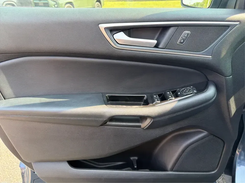 2019 Ford Edge SEL AWD (2FMPK4J95KB) with an 2.0L L4 DOHC 16V engine, 6-Speed Automatic transmission, located at 4508 South Dixie Dr, Moraine, OH, 45439, (937) 908-9800, 39.689976, -84.218452 - Need an SUV that can handle Ohio weather, keep up with a busy week, and still feel comfortable on a weekend getaway? This **2019 Ford Edge SEL AWD** is built for real life in and around **Moraine, OH**-from school drop-offs and grocery runs to road trips up I-75 or a day out at **Carillon Historical- Photo#18