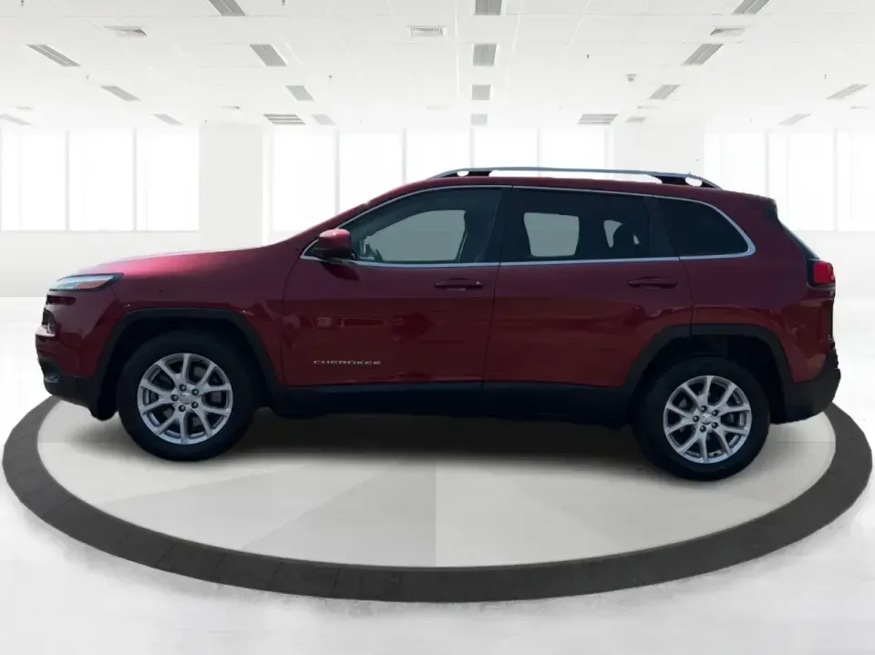 2017 Jeep Cherokee Latitude (1C4PJLCB5HW) with an 2.4L L4 DOHC 16V engine, 9-Speed Automatic transmission, located at 401 Woodman Dr, Riverside, OH, 45431, (937) 908-9800, 39.760899, -84.123421 - Need a crossover that fits real life in the Miami Valley-school drop-offs, I675 commutes, grocery runs, and the occasional weekend escape to Carillon Historical Park or a hike near the Mad River? This 2017 Jeep Cherokee Latitude FWD in Deep Cherry Red Crystal Pearlcoat is built for everyday versatil- Photo#5