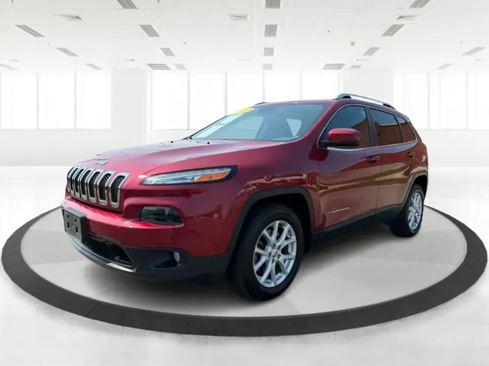 2017 Jeep Cherokee Latitude (1C4PJLCB5HW) with an 2.4L L4 DOHC 16V engine, 9-Speed Automatic transmission, located at 401 Woodman Dr, Riverside, OH, 45431, (937) 908-9800, 39.760899, -84.123421 - Need a crossover that fits real life in the Miami Valley-school drop-offs, I675 commutes, grocery runs, and the occasional weekend escape to Carillon Historical Park or a hike near the Mad River? This 2017 Jeep Cherokee Latitude FWD in Deep Cherry Red Crystal Pearlcoat is built for everyday versatil- Photo#8