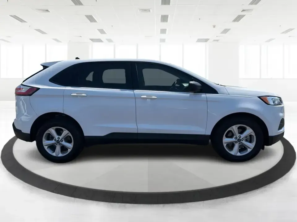 2019 Ford Edge SE FWD (2FMPK3G9XKB) with an 2.0L L4 DOHC 16V engine, 6-Speed Automatic transmission, located at 880 E. National Road, Vandalia, OH, 45377, (937) 908-9800, 39.891918, -84.183594 - Need a practical SUV that fits real life in the Miami Valley-school drop-offs, I75 commutes, and weekend runs to the Dayton Art Institute or the National Museum of the U.S. Air Force? This 2019 Ford Edge SE FWD is built for everyday comfort with the space and tech that make family errands and road t- Photo#1