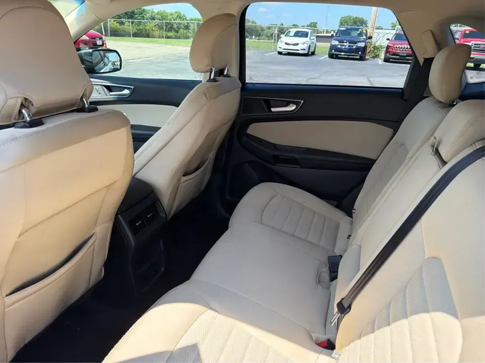 2019 Ford Edge SE FWD (2FMPK3G9XKB) with an 2.0L L4 DOHC 16V engine, 6-Speed Automatic transmission, located at 880 E. National Road, Vandalia, OH, 45377, (937) 908-9800, 39.891918, -84.183594 - Need a practical SUV that fits real life in the Miami Valley-school drop-offs, I75 commutes, and weekend runs to the Dayton Art Institute or the National Museum of the U.S. Air Force? This 2019 Ford Edge SE FWD is built for everyday comfort with the space and tech that make family errands and road t- Photo#10
