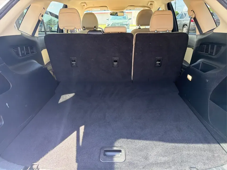 2019 Ford Edge SE FWD (2FMPK3G9XKB) with an 2.0L L4 DOHC 16V engine, 6-Speed Automatic transmission, located at 880 E. National Road, Vandalia, OH, 45377, (937) 908-9800, 39.891918, -84.183594 - Need a practical SUV that fits real life in the Miami Valley-school drop-offs, I75 commutes, and weekend runs to the Dayton Art Institute or the National Museum of the U.S. Air Force? This 2019 Ford Edge SE FWD is built for everyday comfort with the space and tech that make family errands and road t- Photo#12