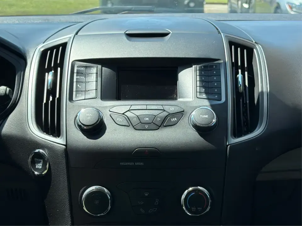 2019 Ford Edge SE FWD (2FMPK3G9XKB) with an 2.0L L4 DOHC 16V engine, 6-Speed Automatic transmission, located at 880 E. National Road, Vandalia, OH, 45377, (937) 908-9800, 39.891918, -84.183594 - Need a practical SUV that fits real life in the Miami Valley-school drop-offs, I75 commutes, and weekend runs to the Dayton Art Institute or the National Museum of the U.S. Air Force? This 2019 Ford Edge SE FWD is built for everyday comfort with the space and tech that make family errands and road t- Photo#13