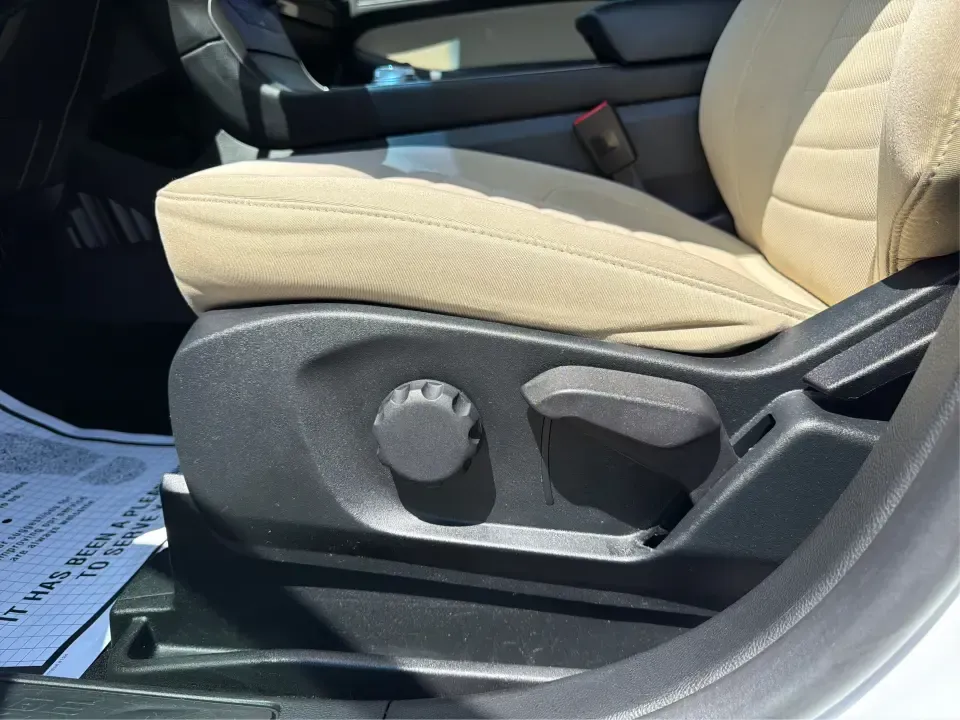 2019 Ford Edge SE FWD (2FMPK3G9XKB) with an 2.0L L4 DOHC 16V engine, 6-Speed Automatic transmission, located at 880 E. National Road, Vandalia, OH, 45377, (937) 908-9800, 39.891918, -84.183594 - Need a practical SUV that fits real life in the Miami Valley-school drop-offs, I75 commutes, and weekend runs to the Dayton Art Institute or the National Museum of the U.S. Air Force? This 2019 Ford Edge SE FWD is built for everyday comfort with the space and tech that make family errands and road t- Photo#18